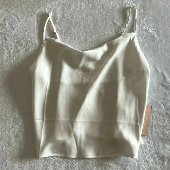 🤍 NWT JustFab Sz M Camisole in white 🤍 - Picture 1 of 11
